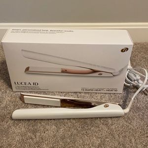 T3 Lucea ID flat iron